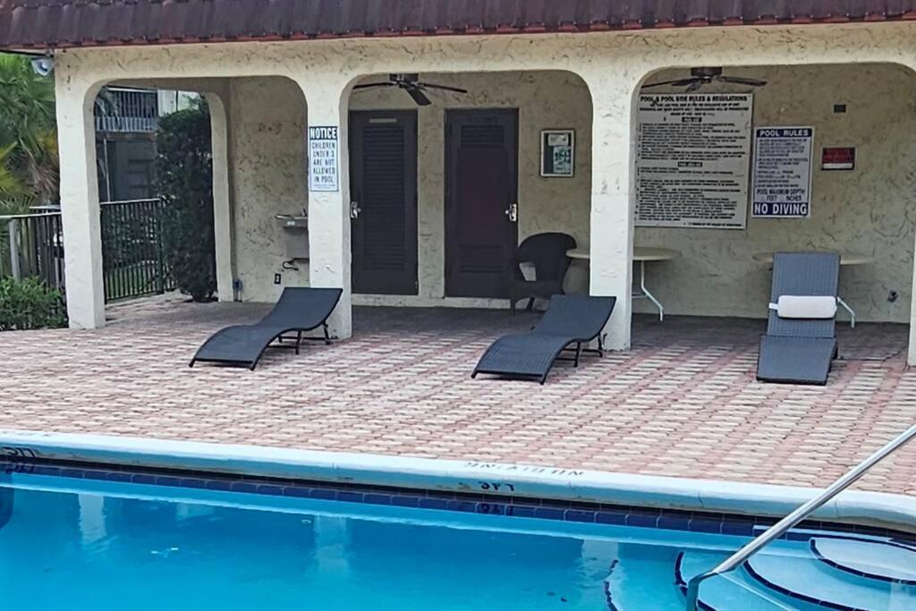 Fully Furnished, Beautiful, Spacious Two Bedroom Condo Lauderhill Exterior photo
