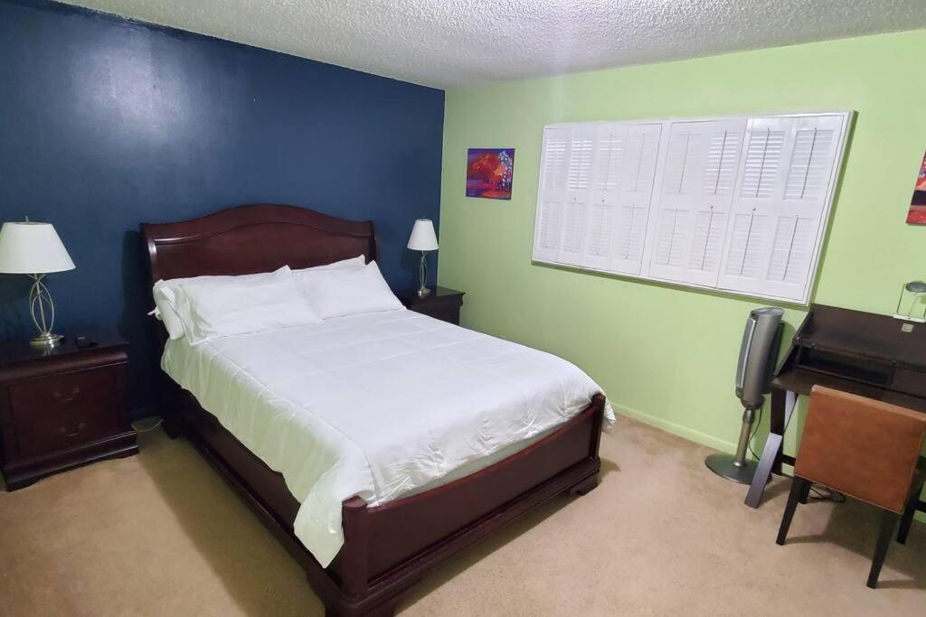 Fully Furnished, Beautiful, Spacious Two Bedroom Condo Lauderhill Exterior photo